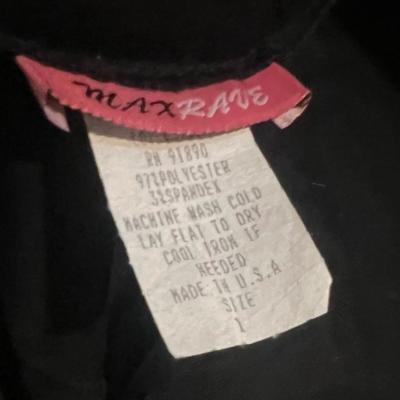 Max Rave Fitted Stretch Pencil Skirt with Ruffle in Back - Picture 4 of 4